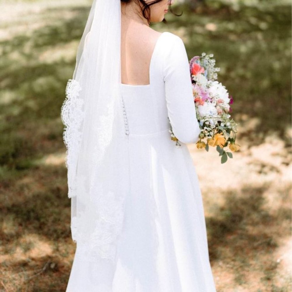 Bridal gown - Picture 11 of 15